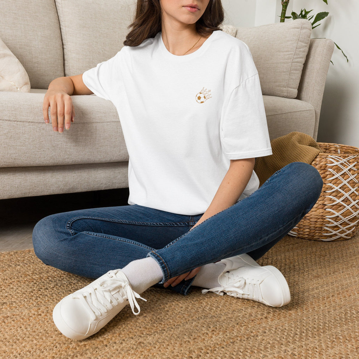 Cute Crowned Cat Pocket Tee — Minimal Embroidered Kitten T-Shirt